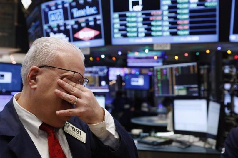 ■fb業績強差人意,星期三收市後股價在競價時段滑落接近24%,相信美股將進入另一波幅調整。資料圖片 ■fb業績強差人意,星期三收市後股價在競價時段滑落接近24%,相信美股將進入另一波幅調整。資料圖片