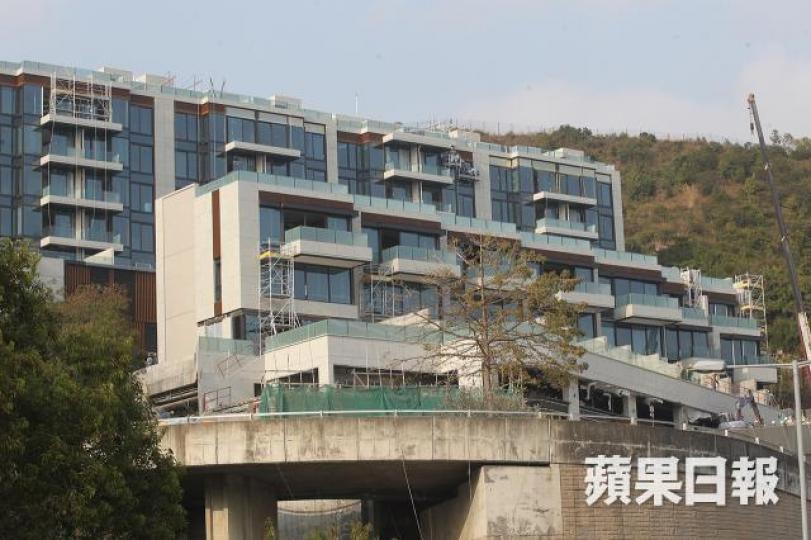 ■荃灣星岸一個特色戶實用面積2,392方呎,以8,350萬元沽出,呎價34,908元。資料圖片 ■荃灣星岸一個特色戶實用面積2,392方呎,以8,350萬元沽出,呎價34,908元。資料圖片