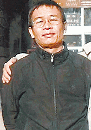 ■廣東網絡作曲家徐琳被尋釁滋事罪。■內地不少孩子受毒疫苗影響。 ■廣東網絡作曲家徐琳被尋釁滋事罪。■內地不少孩子受毒疫苗影響。