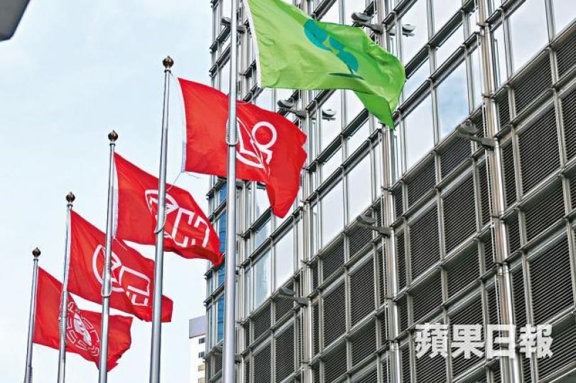 ■李嘉誠2012年主動披露分身家細節後，李澤楷同年收購ING業務。