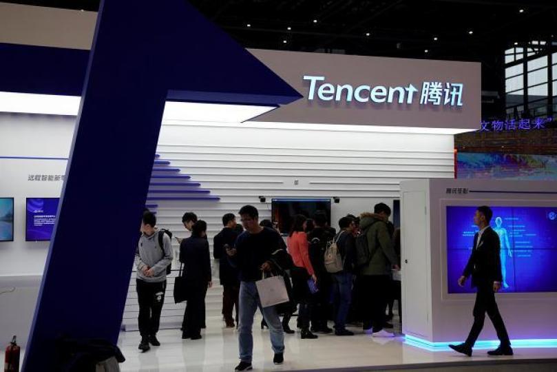 ■有指騰訊下一個支持位約345元,如果再穿埋,就要睇300元。資料圖片 ■有指騰訊下一個支持位約345元,如果再穿埋,就要睇300元。資料圖片