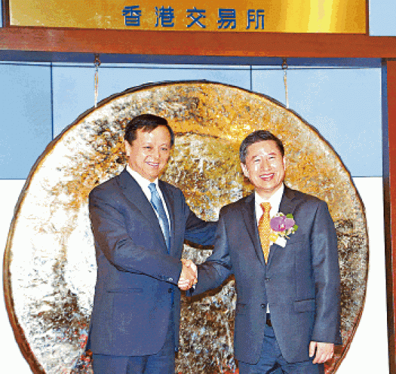 ■歌禮製藥噚日上市,李小加(左)現身撐場。 ■歌禮製藥噚日上市,李小加(左)現身撐場。