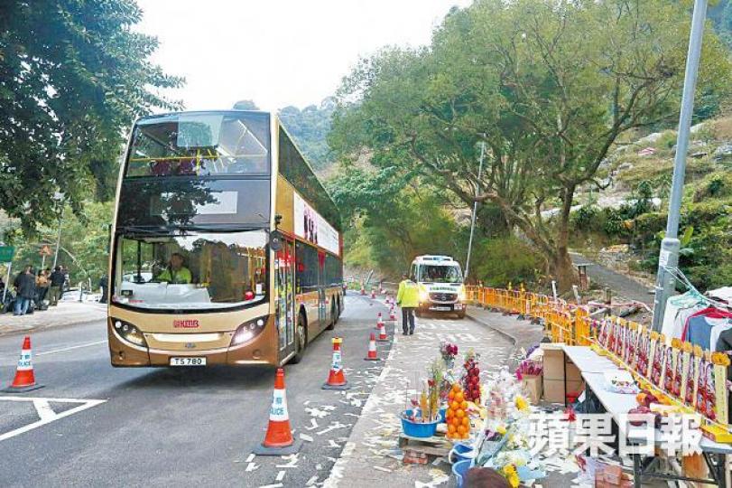 ■大埔奪命車禍路段因全程車速為70公里,未被納入高危急彎名單。■九巴前僱員鄭桂興稱離職時車速提示卡仍未面世。 ■大埔奪命車禍路段因全程車速為70公里,未被納入高危急彎名單。■九巴前僱員鄭桂興稱離職時車速提示卡仍未面世。