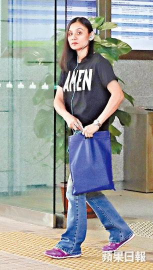 ■被告羅嘉慧被控偽造和使用假文書等罪。 ■被告羅嘉慧被控偽造和使用假文書等罪。