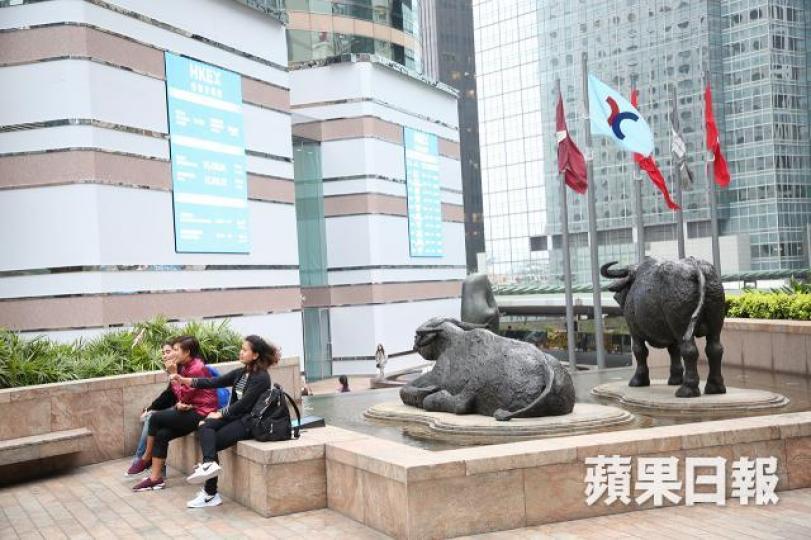 ■投資市場,當好消息公佈前,完全冇春江鴨入場,股價自然能夠在逆市顯現爆發力。 資料圖片 ■投資市場,當好消息公佈前,完全冇春江鴨入場,股價自然能夠在逆市顯現爆發力。 資料圖片