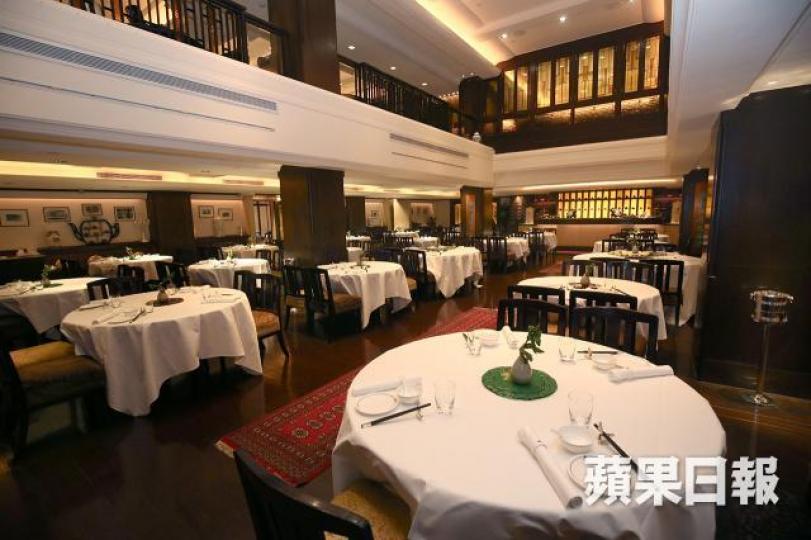 ■香港很多食肆都收取加一服務費，這個現象連張五常都承認自己沒有滿意答案。　資料圖片