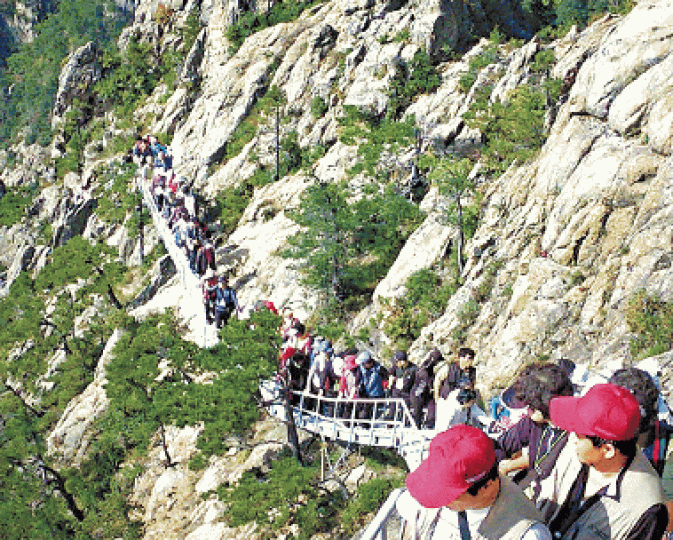 ■金剛山有望今年內重新開放予旅客。路透社 ■金剛山有望今年內重新開放予旅客。路透社