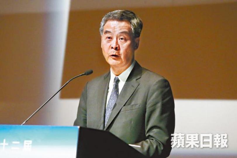 ■近日連番向FCC開火的梁振英否認受北京指示。 ■近日連番向FCC開火的梁振英否認受北京指示。