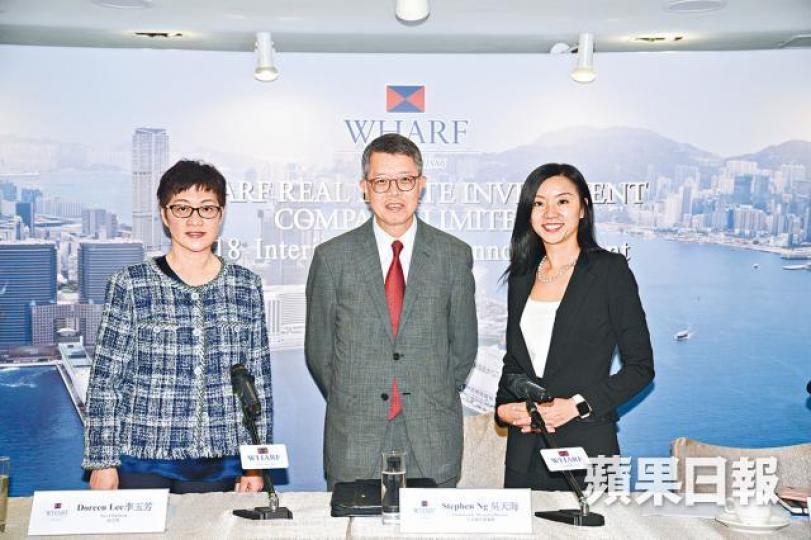 ■九置主席吳天海(中)指集團零售銷售額跑贏大市,當中海港城業績驚喜。何耀勤攝 ■九置主席吳天海(中)指集團零售銷售額跑贏大市,當中海港城業績驚喜。何耀勤攝