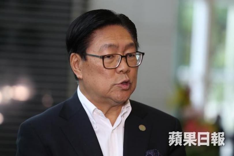 ■港鐵醜聞越爆越多,整間公司的管治誠信都出了問題。圖為港鐵主席馬時亨。 資料圖片 ■港鐵醜聞越爆越多,整間公司的管治誠信都出了問題。圖為港鐵主席馬時亨。 資料圖片