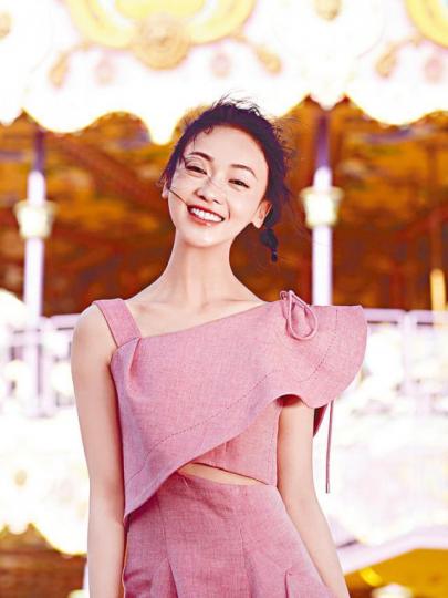 ■將近28歲的吳謹言天生樂觀,只想好的事。■吳謹言演的令妃深得乾隆寵愛。劇照■佘詩曼演大奸角與令妃鬥個你死我活。 ■將近28歲的吳謹言天生樂觀,只想好的事。■吳謹言演的令妃深得乾隆寵愛。劇照■佘詩曼演大奸角與令妃鬥個你死我活。