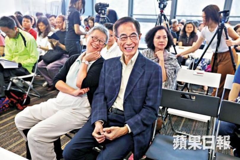■李柱銘（右）昨出席「『兩制』塌牆」座談會，寄語港人「守住真理」；左為李志喜。易仰民攝