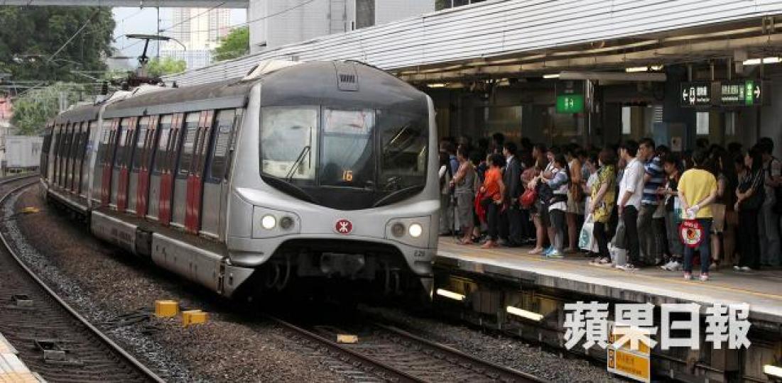 ■港鐵75.19%股份乃屬於市民,派港鐵股票換大股東是解決港鐵危機嘅唯一出路。 資料圖片 ■港鐵75.19%股份乃屬於市民,派港鐵股票換大股東是解決港鐵危機嘅唯一出路。 資料圖片
