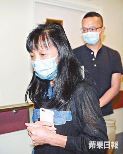 ■余媽媽話Dickson依家可以傾偈同食嘢,仲多謝大家關心。■Dickson憑驚人意志力,日前已經蘇醒,身體狀況亦見好轉。資料圖片■李雯希前晚貼文話以「代言人」身份交代Dickson病況實在鹵莽。資料圖片 ■余媽媽話Dickson依家可以傾偈同食嘢,仲多謝大家關心。■Dickson憑驚人意志力,日前已經蘇醒,身體狀況亦見好轉。資料圖片■李雯希前晚貼文話以「代言人」身份交代Dickson病況實在鹵莽。資料圖片