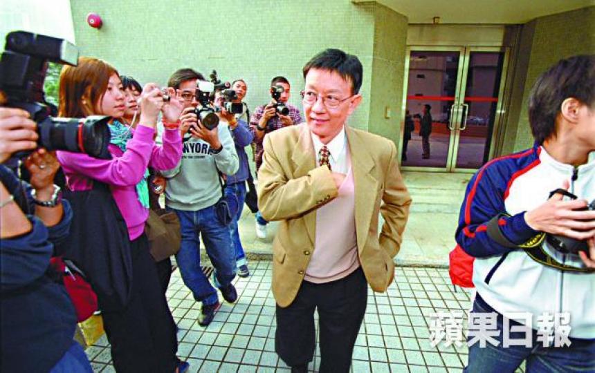 ■陳裘大2003年受賄罪成，圖為當年他到法庭聽取判決。