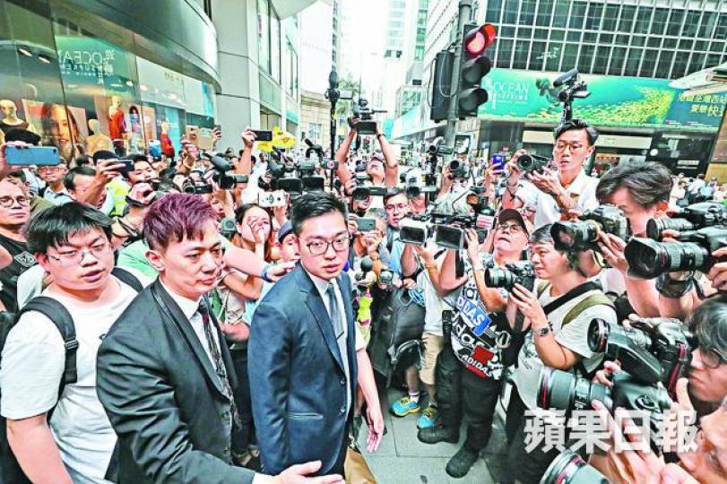 ■香港民族黨陳浩天前日在FCC演講,昨繼續受到北京港府夾擊。資料圖片 ■香港民族黨陳浩天前日在FCC演講,昨繼續受到北京港府夾擊。資料圖片