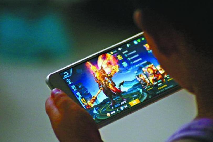 ■騰訊主打遊戲《王者榮耀》已面世兩年,玩家或會玩厭。 ■騰訊主打遊戲《王者榮耀》已面世兩年,玩家或會玩厭。