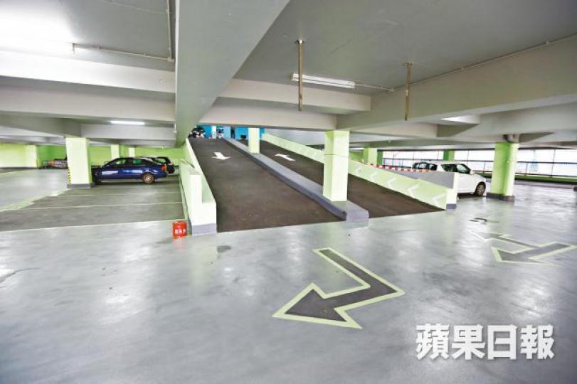 ■藍田興田邨一個車位以破頂價160萬元成交。資料圖片 ■藍田興田邨一個車位以破頂價160萬元成交。資料圖片