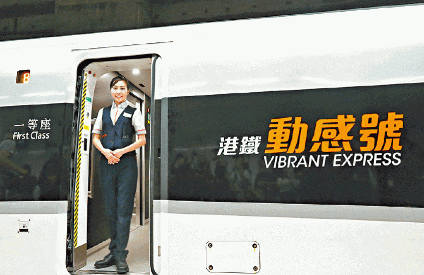 ■港鐵昨安排高鐵職員招待記者。 ■港鐵昨安排高鐵職員招待記者。