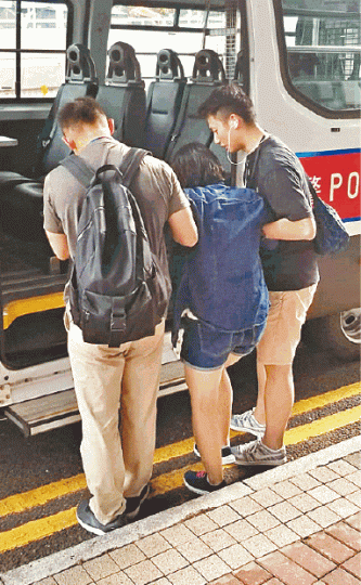 ■涉嫌在ifc盜竊及襲警的越南女子被捕。警方提供圖片