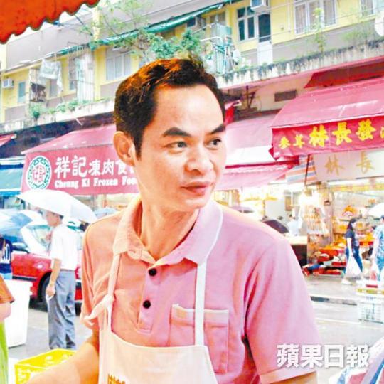 ■燒臘檔師傅目擊兩賊執金珠。 ■燒臘檔師傅目擊兩賊執金珠。