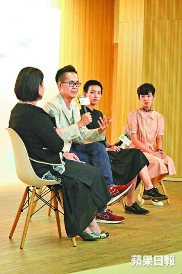 ■主力場員工指去年12月2日《告別之前》的首映活動,是最後一次見劉孝偉(左二)。 ■主力場員工指去年12月2日《告別之前》的首映活動,是最後一次見劉孝偉(左二)。