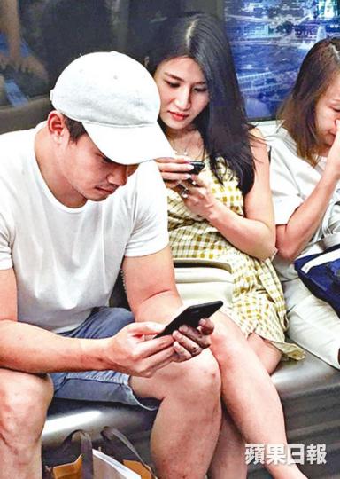 Coffee嫌車位貴,寧願和老公搭港鐵。讀者提供圖片 Coffee嫌車位貴,寧願和老公搭港鐵。讀者提供圖片