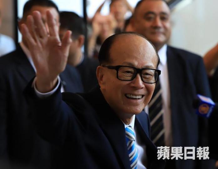 李嘉誠宣佈退休後，長實股價不振，在一眾藍籌地產股中，年初至今累計跌幅最大。　資料圖片
