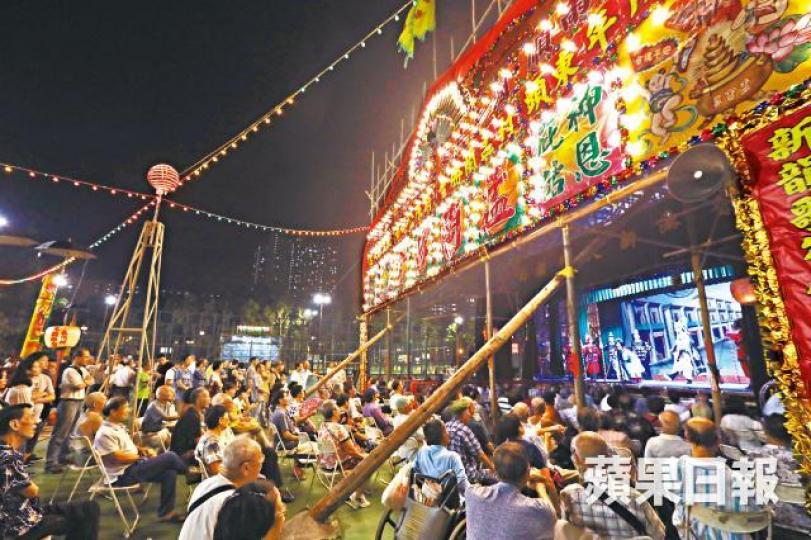盂蘭勝會各區不同,大部份是潮州人主辦,會有潮劇神功戲演出。 盂蘭勝會各區不同,大部份是潮州人主辦,會有潮劇神功戲演出。
