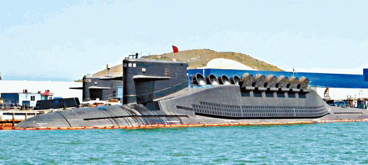 3名軍艦專家為保「國家重點試驗平台」核潛艇遇難;圖為停靠碼頭的解放軍094核潛艇。 3名軍艦專家為保「國家重點試驗平台」核潛艇遇難;圖為停靠碼頭的解放軍094核潛艇。