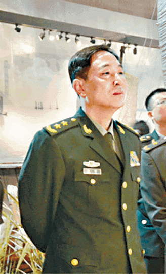 曾任情報部長的楊暉中將,傳被當局拘查。 曾任情報部長的楊暉中將,傳被當局拘查。