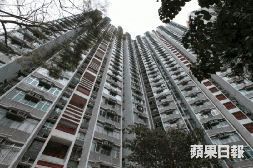 黃大仙竹園北邨的地下水管更換工程爆出貪污醜聞。 黃大仙竹園北邨的地下水管更換工程爆出貪污醜聞。
