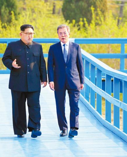 美國叫停對朝談判下，文在寅（右）再會晤金正恩難有突破。