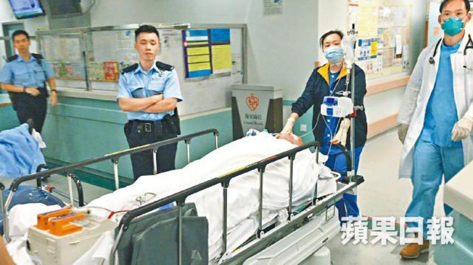 郭炳湘前晚送往律敦治醫院搶救時已陷昏迷。李家傑攝現年68歲的郭炳湘一向未傳出身體有毛病。資料圖片郭炳聯昨晨探望郭炳湘,離開醫院時面露笑容。朱永倫攝有人帶同氧氣樽到律敦治醫院。中大腦神經學副教授梁慧康到醫院了解郭炳湘病情。 郭炳湘前晚送往律敦治醫院搶救時已陷昏迷。李家傑攝現年68歲的郭炳湘一向未傳出身體有毛病。資料圖片郭炳聯昨晨探望郭炳湘,離開醫院時面露笑容。朱永倫攝有人帶同氧氣樽到律敦治醫院。中大腦神經學副教授梁慧康到醫院了解郭炳湘病情。