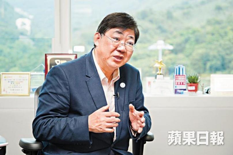 恒管校長何順文覺得八大開辦四年制自資學士課程是「搵快錢、賺外快」行為。朱家駿攝恒生管理學院 恒管校長何順文覺得八大開辦四年制自資學士課程是「搵快錢、賺外快」行為。朱家駿攝恒生管理學院