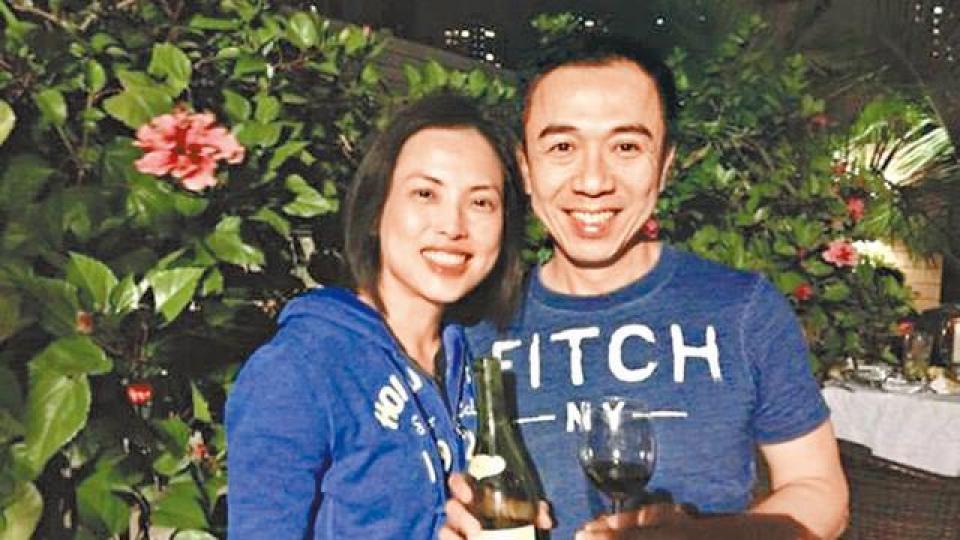 馮永業與馮程淑儀2000年結婚,被視為「AO金童玉女」。
馮永業與馮程淑儀2000年結婚,被視為「AO金童玉女」。
