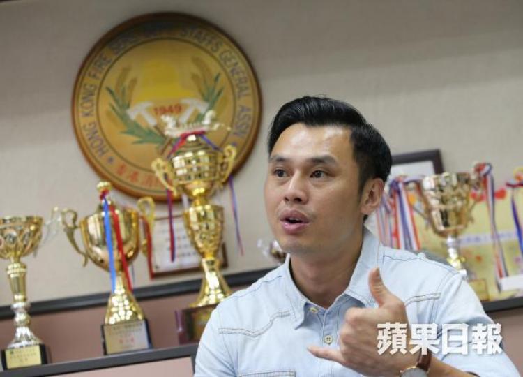 香港消防處職工總會主席聶元風表示,希望管理層為前線消防員引入更先進儀器。資料圖片 香港消防處職工總會主席聶元風表示,希望管理層為前線消防員引入更先進儀器。資料圖片