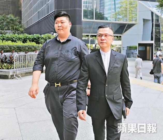 「佐敦之虎」陳家建(右)與第八被告潘浚倡(左)昨到庭應訊。 「佐敦之虎」陳家建(右)與第八被告潘浚倡(左)昨到庭應訊。