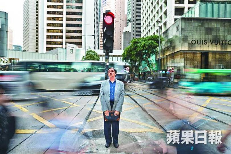 一場雷曼風暴,令簡浩名覺醒,公義不會從天而降,自己權益自己救。何家達攝 一場雷曼風暴,令簡浩名覺醒,公義不會從天而降,自己權益自己救。何家達攝