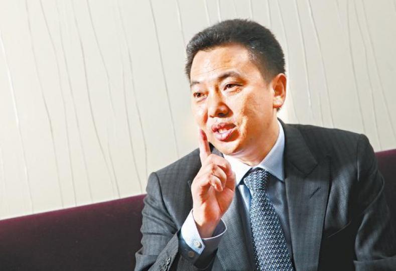 藍鼎主席　仰智慧
