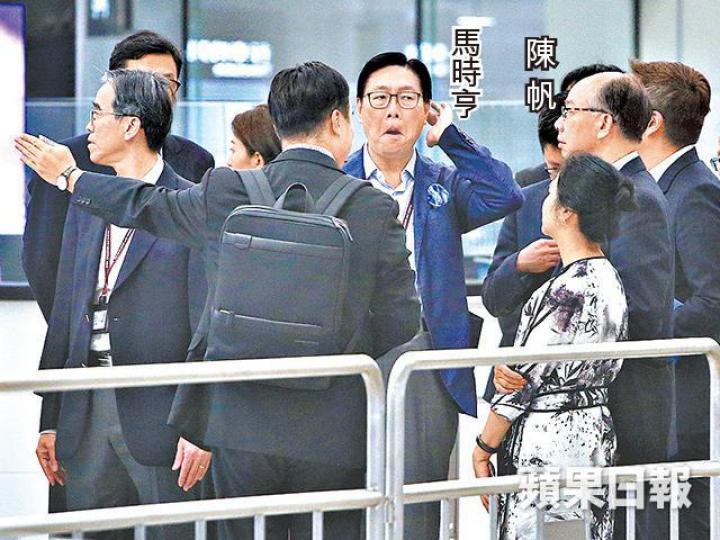 陳帆昨在馬時亨陪同下突然巡視西九站。