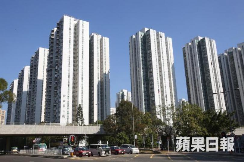 報住沙田第一城的女事主疑遭自稱內地官員的電話騙徒詐騙近30萬港元。 報住沙田第一城的女事主疑遭自稱內地官員的電話騙徒詐騙近30萬港元。