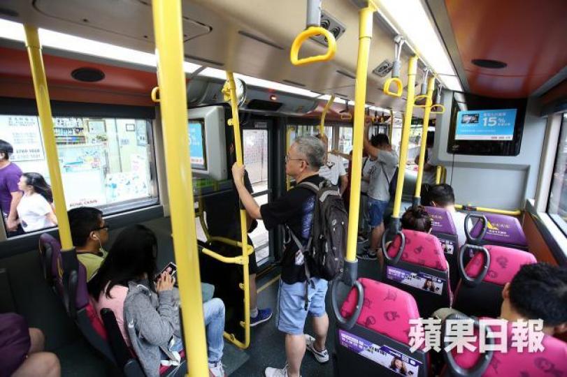 Visa調查顯示86%港人願意改變乘坐交通工具時的支付習慣。資料圖片 Visa調查顯示86%港人願意改變乘坐交通工具時的支付習慣。資料圖片