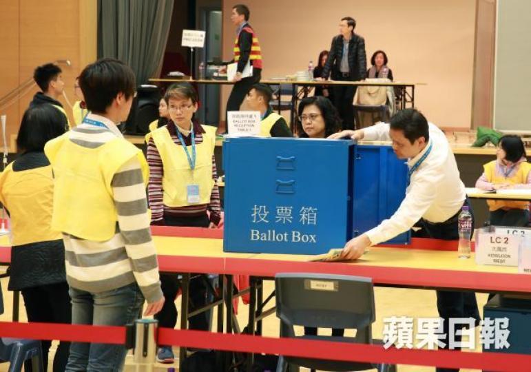 今年初3.11補選氣氛冷淡,投票率下挫最嚴重的是18至20歲的年輕人,比率急跌31個百分點。資料圖片 今年初3.11補選氣氛冷淡,投票率下挫最嚴重的是18至20歲的年輕人,比率急跌31個百分點。資料圖片