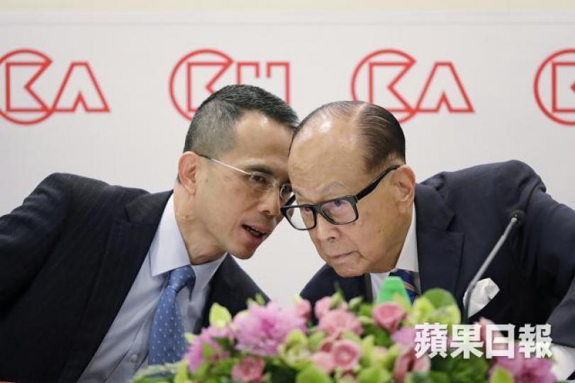 李嘉誠及李澤鉅又再增持長實。資料圖片 李嘉誠及李澤鉅又再增持長實。資料圖片