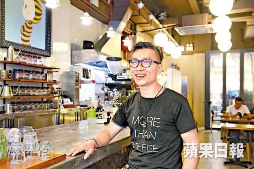 Cafe老闆李健明心情矛盾,既希望高鐵帶來人流,又怕加租。 Cafe老闆李健明心情矛盾,既希望高鐵帶來人流,又怕加租。
