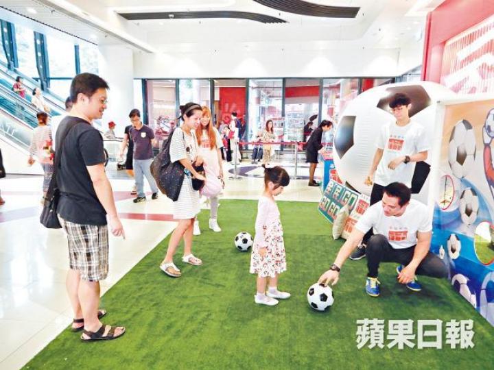 民坊部份商場已翻新,趕及世盃與眾同樂。民坊公共事務及市場總監黃梓謙 民坊部份商場已翻新,趕及世盃與眾同樂。民坊公共事務及市場總監黃梓謙