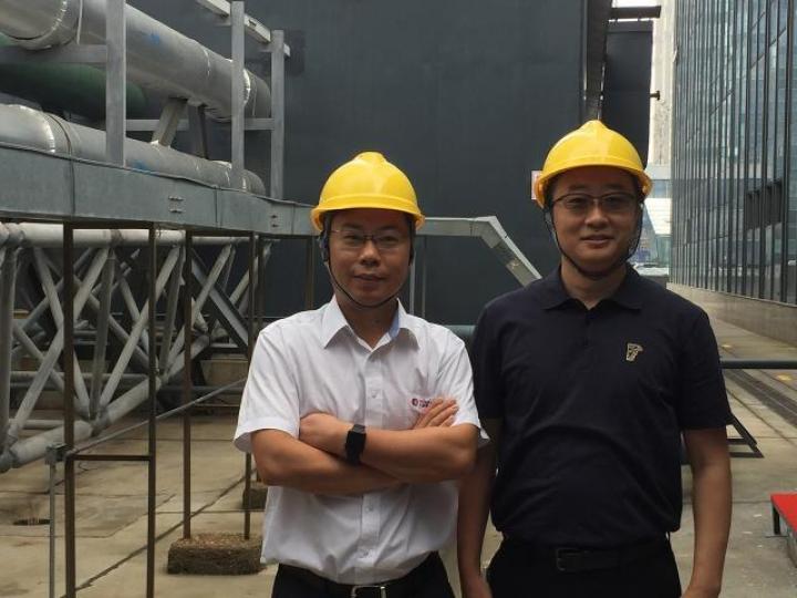 中燃執董兼常務副總裁朱偉偉(左)及總裁助理兼資本運營中心總經理李雲濤。 中燃執董兼常務副總裁朱偉偉(左)及總裁助理兼資本運營中心總經理李雲濤。