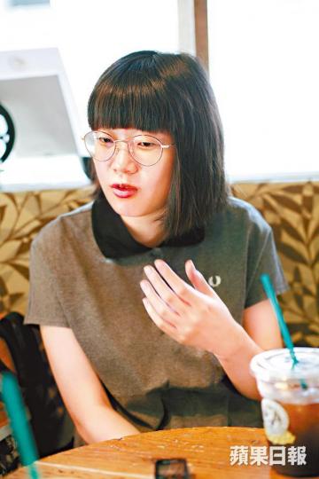 年僅21歲的山中瑤子,是柏林影展史上最年輕的參展導演。電影講述Amiko與男同學Aomi的故事,帶出對主流文化的批判。今年3月,山中(左一)來港出席電影節活動。香港國際電影節圖片 年僅21歲的山中瑤子,是柏林影展史上最年輕的參展導演。電影講述Amiko與男同學Aomi的故事,帶出對主流文化的批判。今年3月,山中(左一)來港出席電影節活動。香港國際電影節圖片