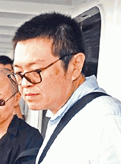 劉霞弟弟劉暉在內地仍被禁止出國。 劉霞弟弟劉暉在內地仍被禁止出國。